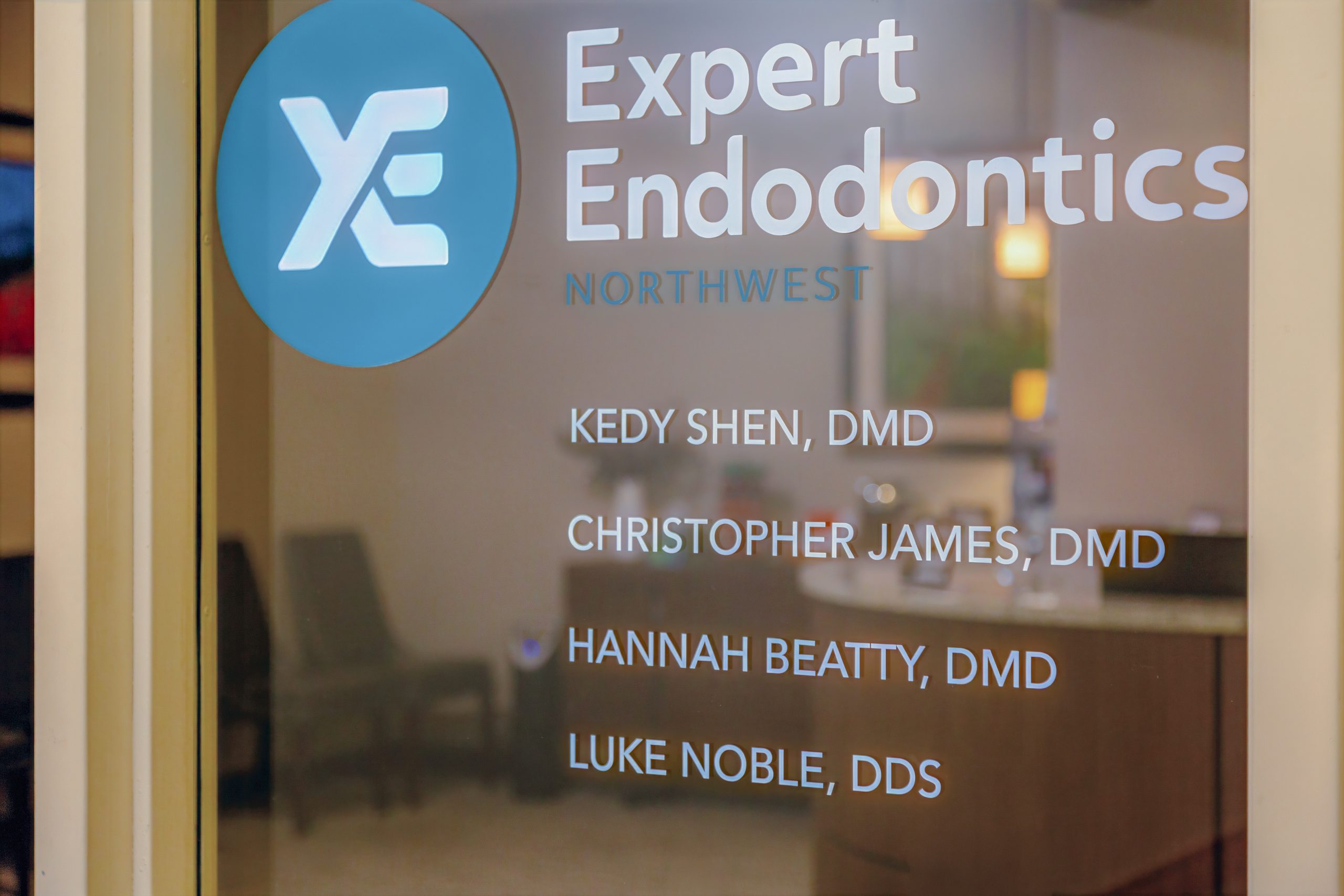 An image featuring the list of doctors in Expert Endodontics Northwest.