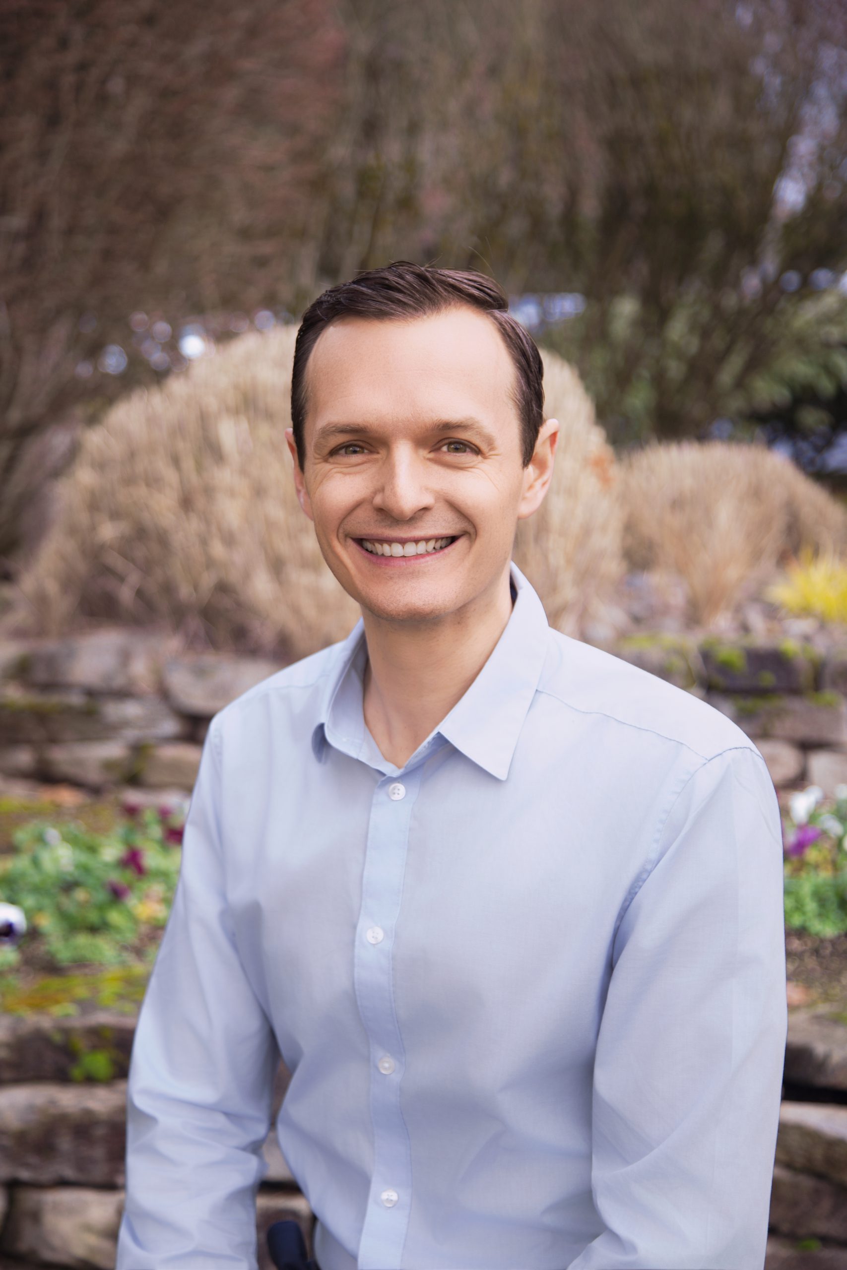 An image of Dr. Luke Noble DDS wearing a light blue shirt.